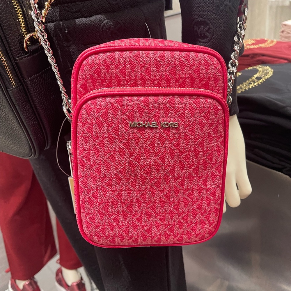 MICHAEL KORS Jet Set Travel Md Signature Logo Crossbody Flight
DK RASPBERRY
NWT - Picture 13 of 16